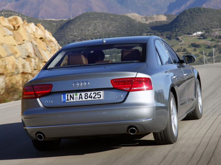  Audi A8 4.2 FSI Quattro (D4) 2010 года  (WW) (фото 16 из 30)
